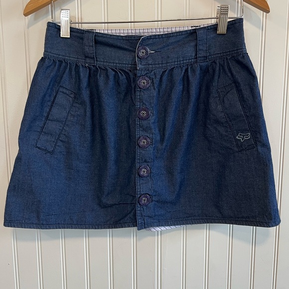 Fox Women's Blue Denim mini Skirt juniors size 5 button up front pockets - Picture 1 of 7
